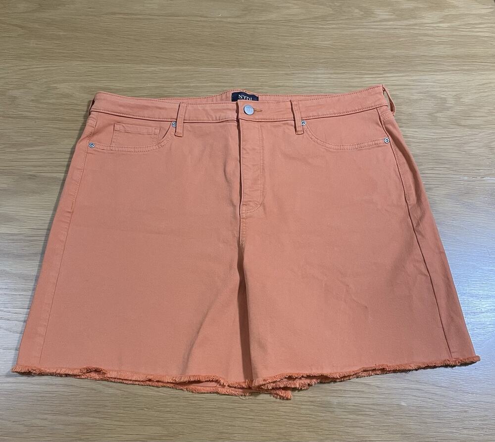 NYDJ Relaxed Shorts Marmalade Lift Tuck Technology Frayed Hem Womens Size 16